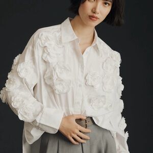 Anthropologie Maeve The Ben-net 3-D Floral embellished Button-down Shirt Size M